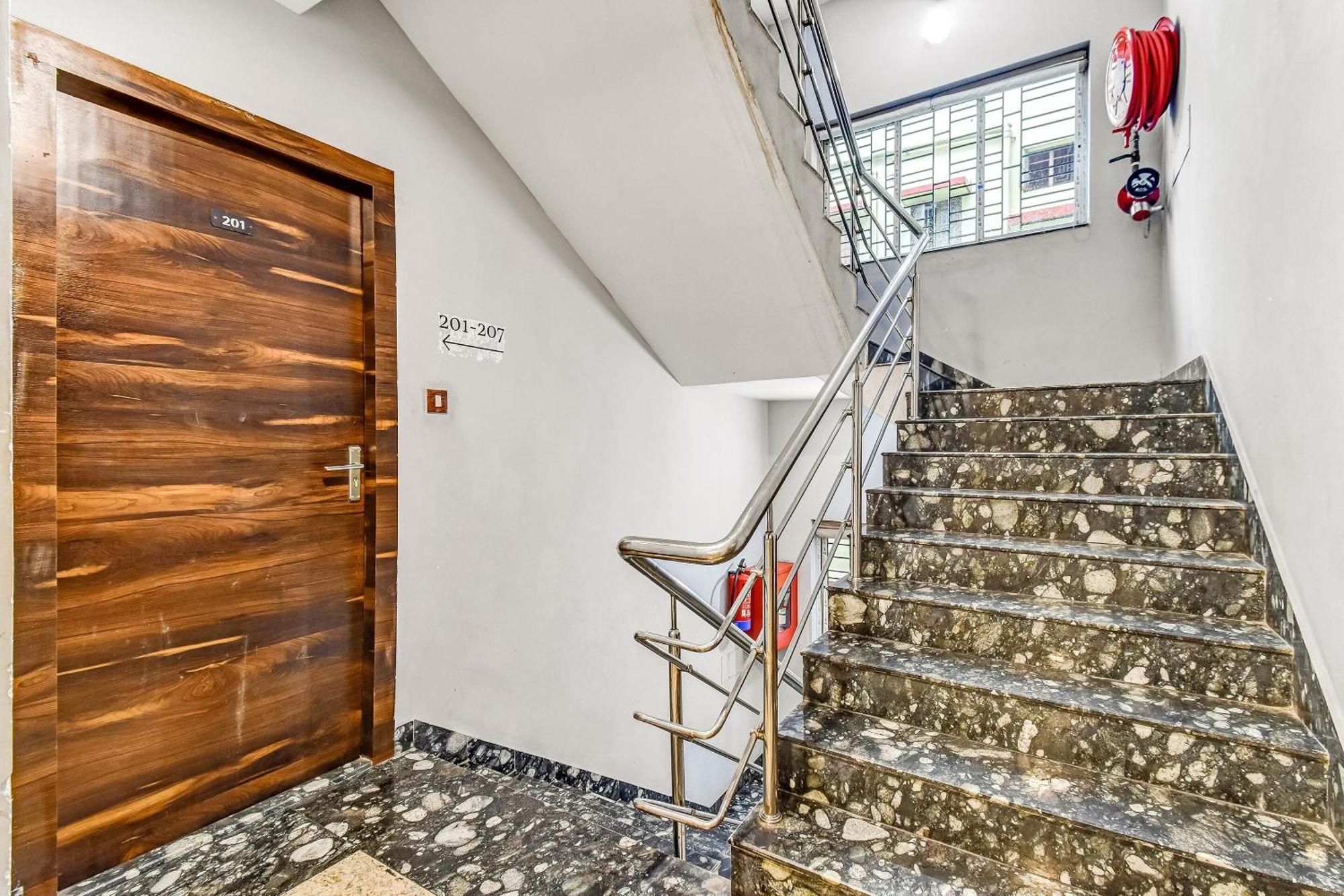 Hotel O Mb International 4*