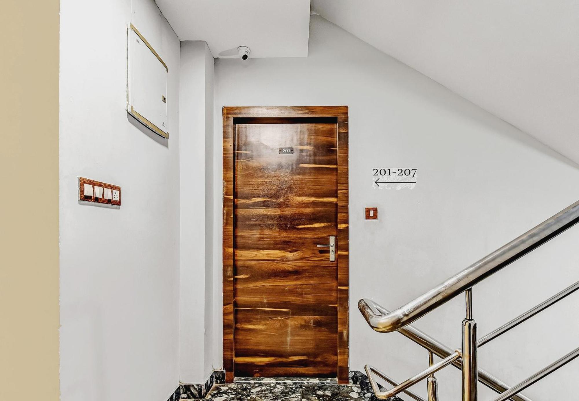 Hotel O Mb International 4*